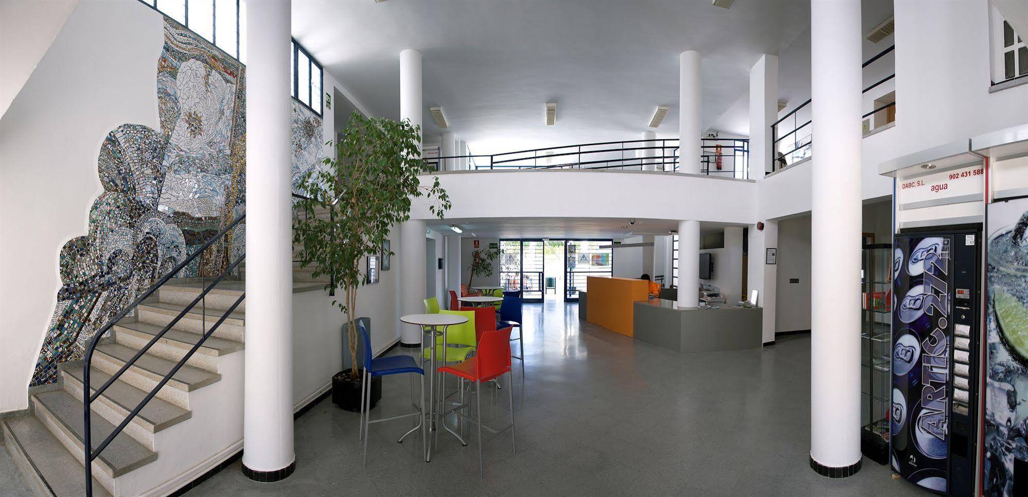 Albergue Inturjoven Constantina Buitenkant foto