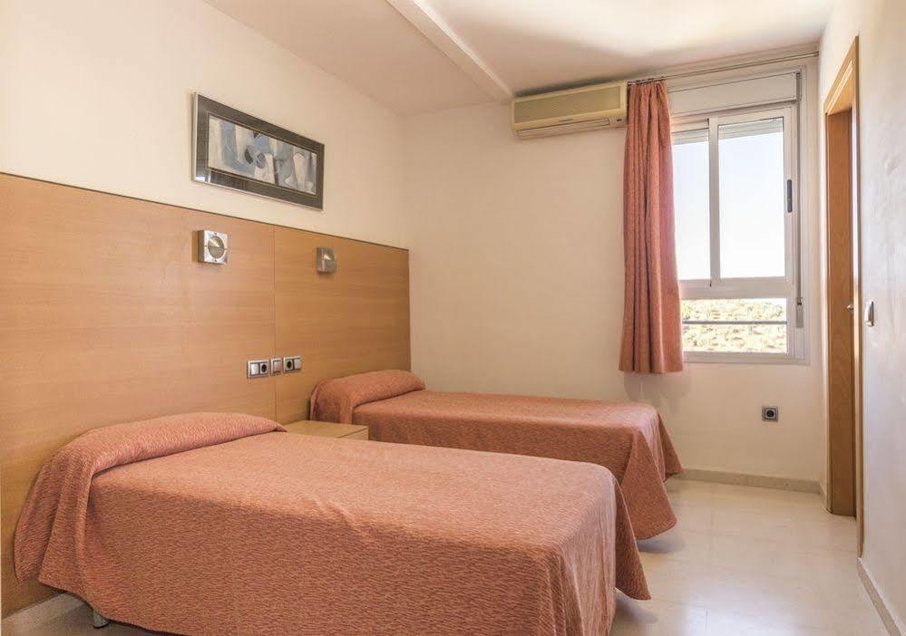 Albergue Inturjoven Constantina Buitenkant foto