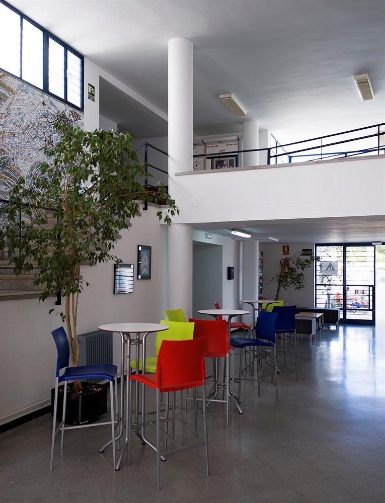 Albergue Inturjoven Constantina Buitenkant foto